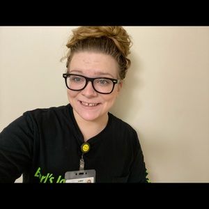 Meet your Posher, Kayla